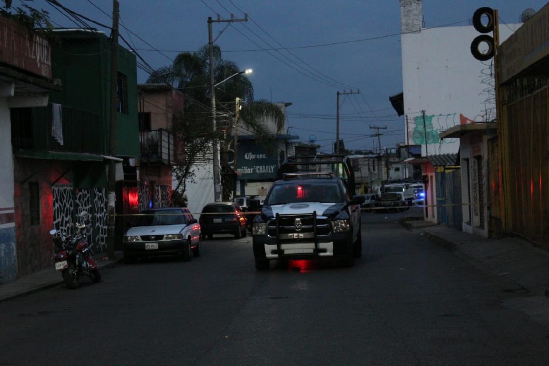 Hieren a balazos a un vendedor de autos