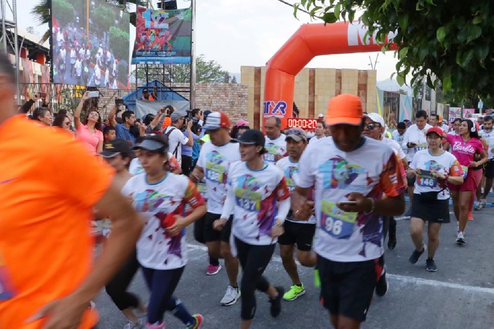 Gadmiel Espinosa y Delia Magaly conquistan la primera carrera Yautepec Coxa
