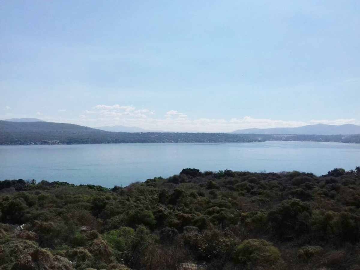 Apta para uso recreativo, agua del Lago de Tequesquitengo