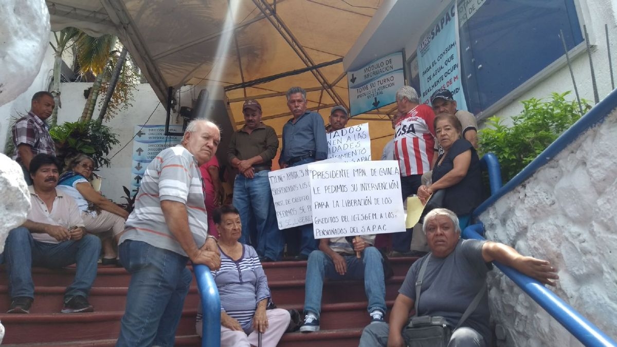 Cumple SAPAC con el pago de nómina a trabajadores jubilados y activos