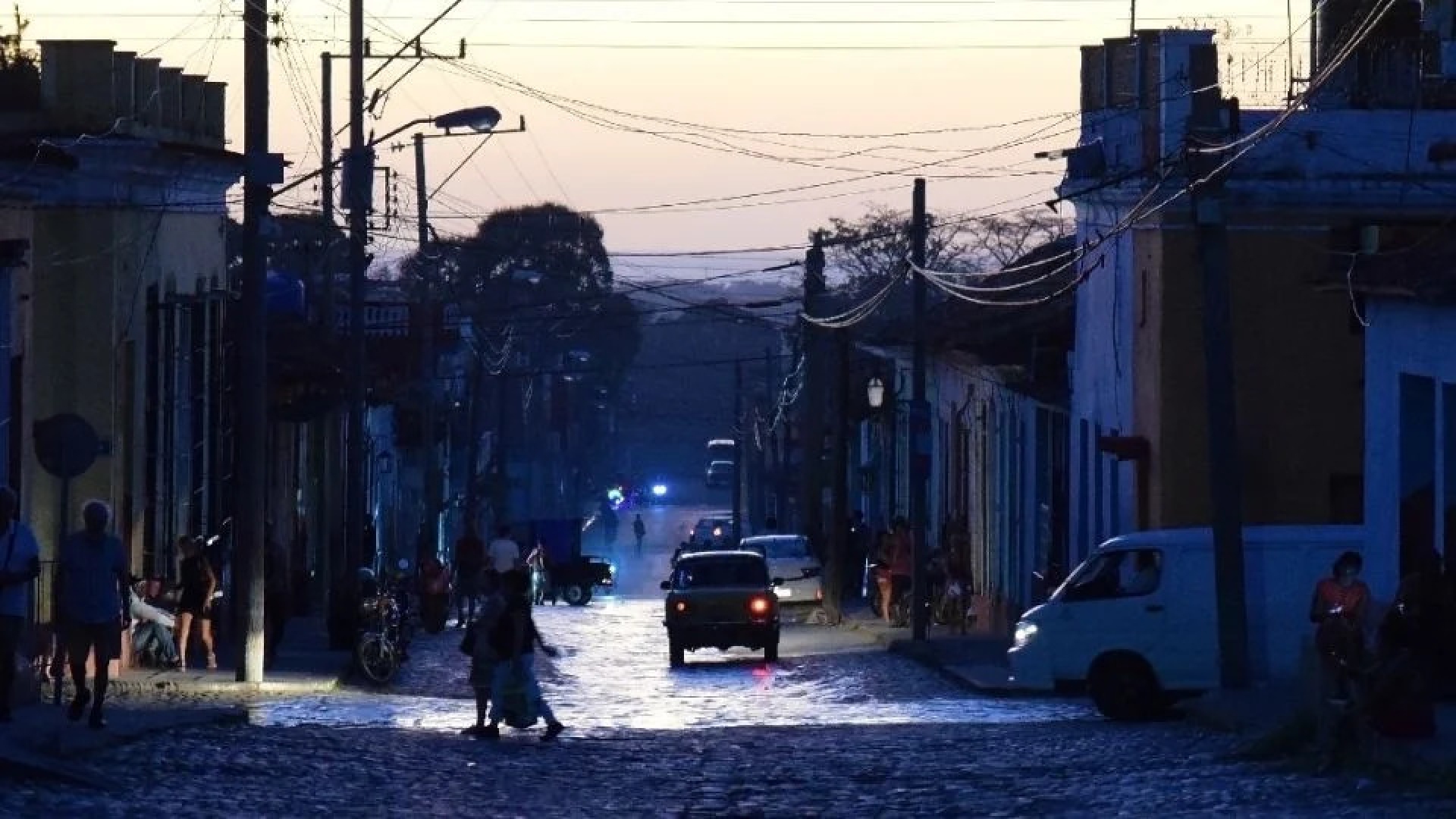 Colapso eléctrico en Cuba provoca apagón en toda la isla