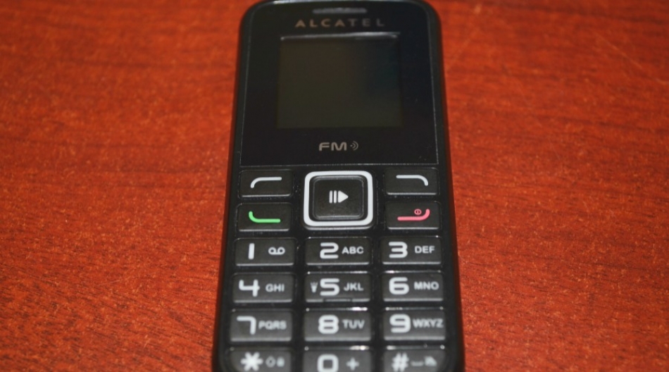 Amenazó y robó un celular a su ex pareja