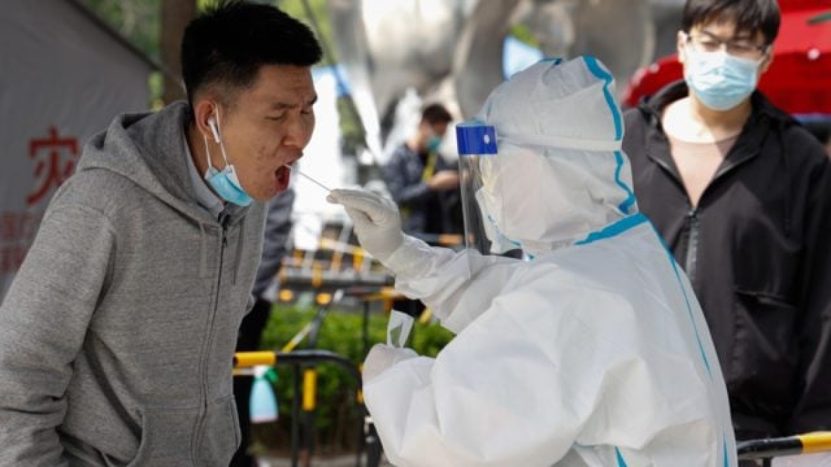 OMS revela que China tiene guardada información sobre origen de la pandemia
