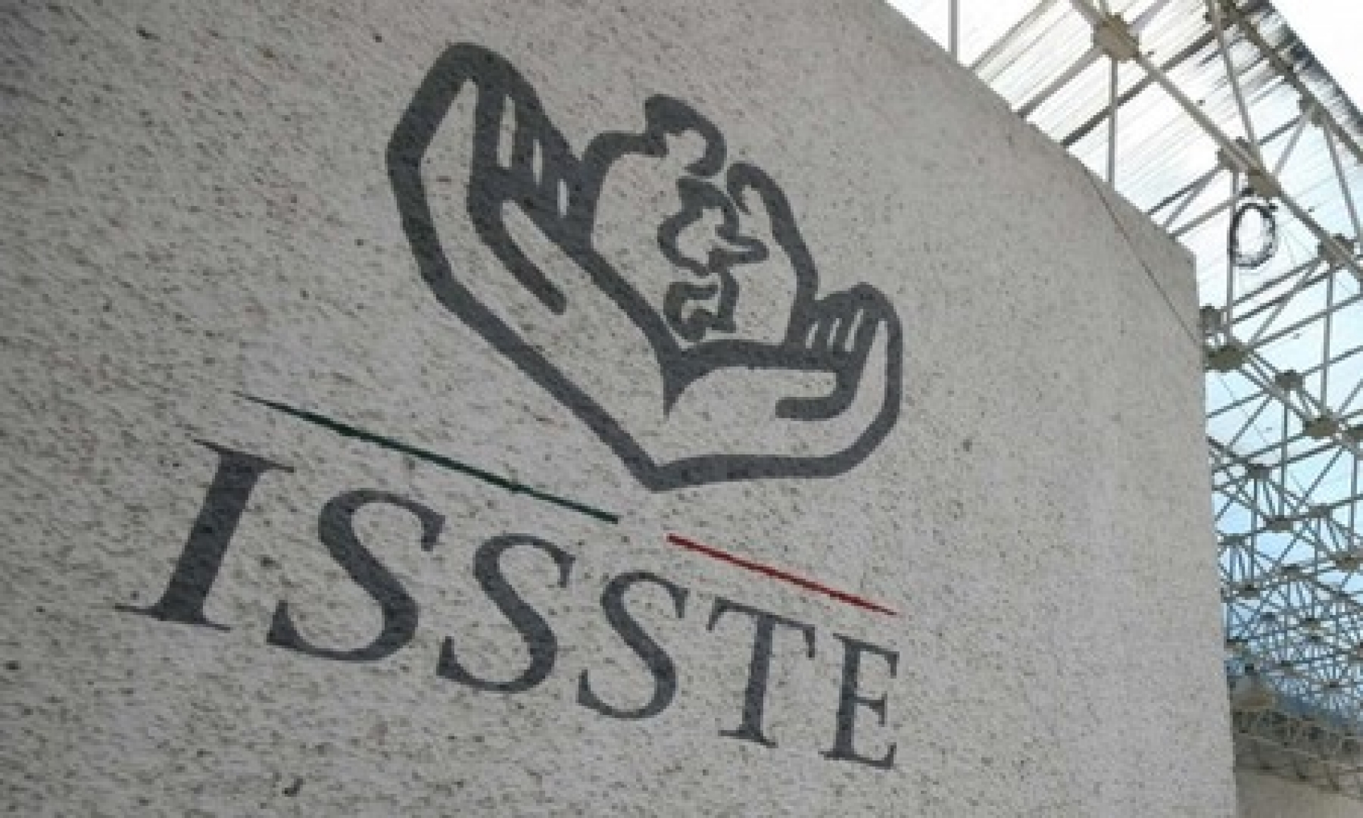 Organismos e instituciones adeudan cien millones al ISSSTE