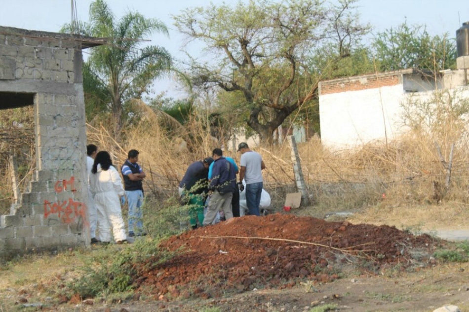Hallan un cadáver envuelto en una cobija