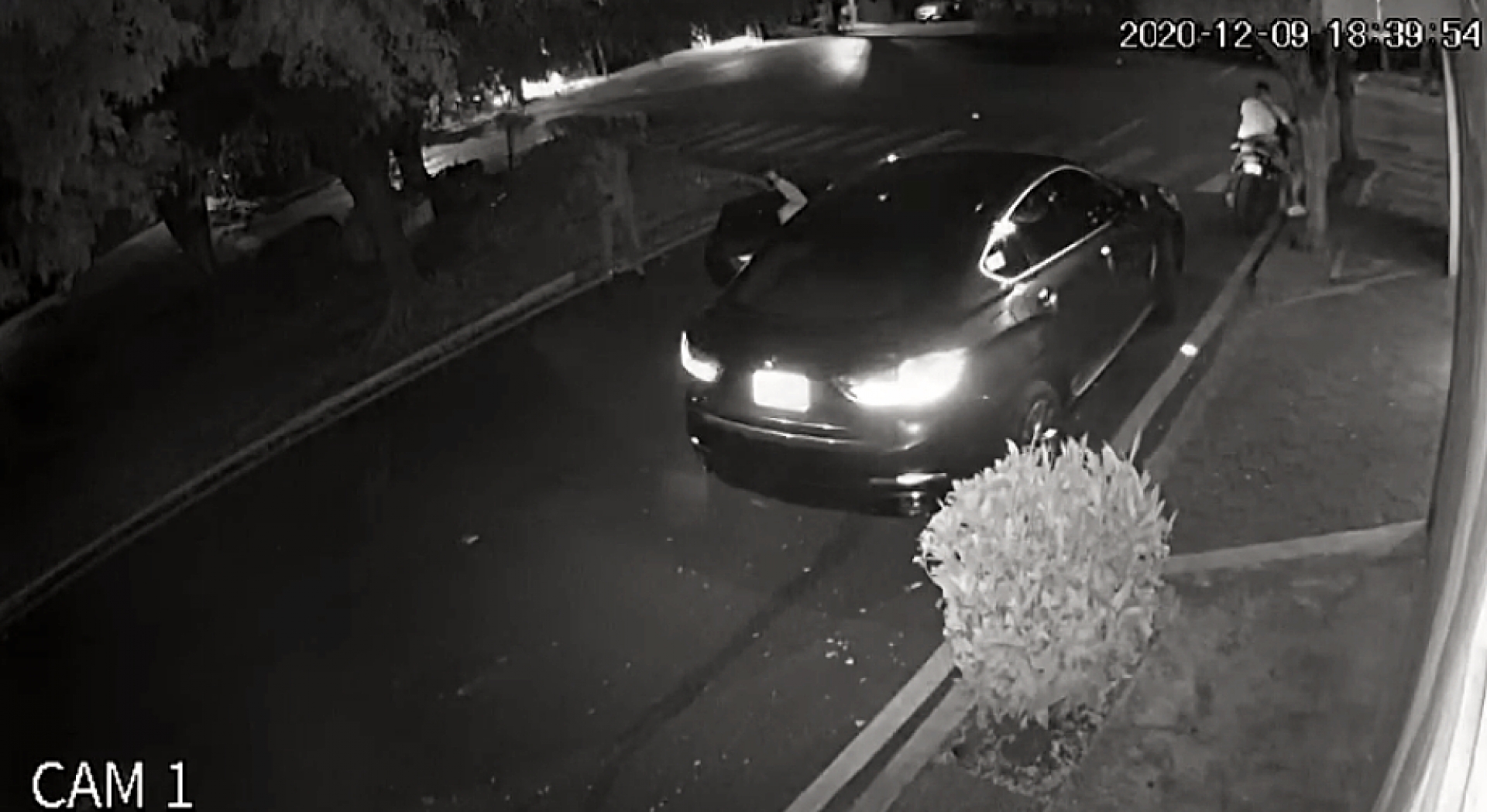 Roban con violencia una camioneta en Acapantzingo