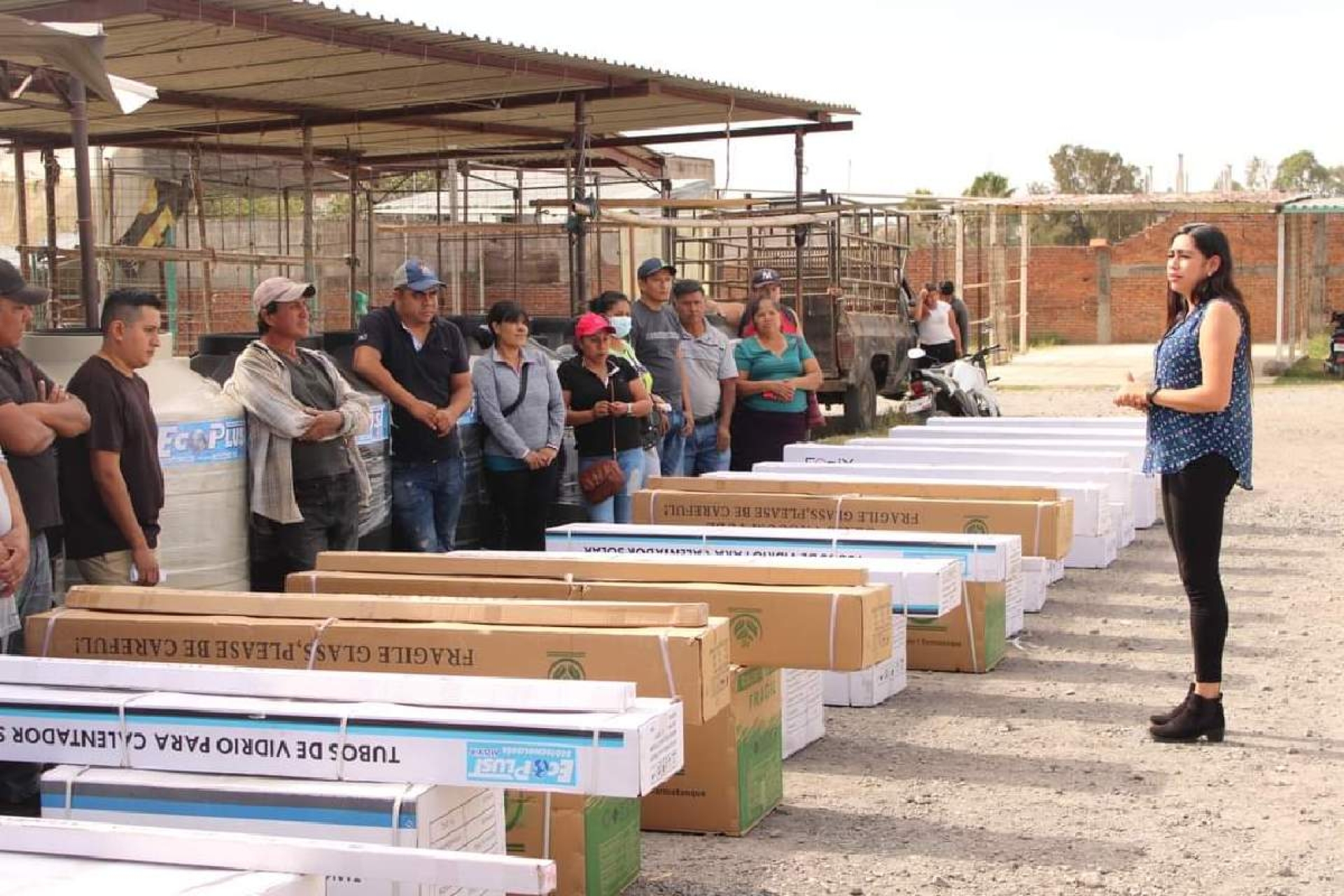 Entregan apoyos para mejorar viviendas en Yecapixtla