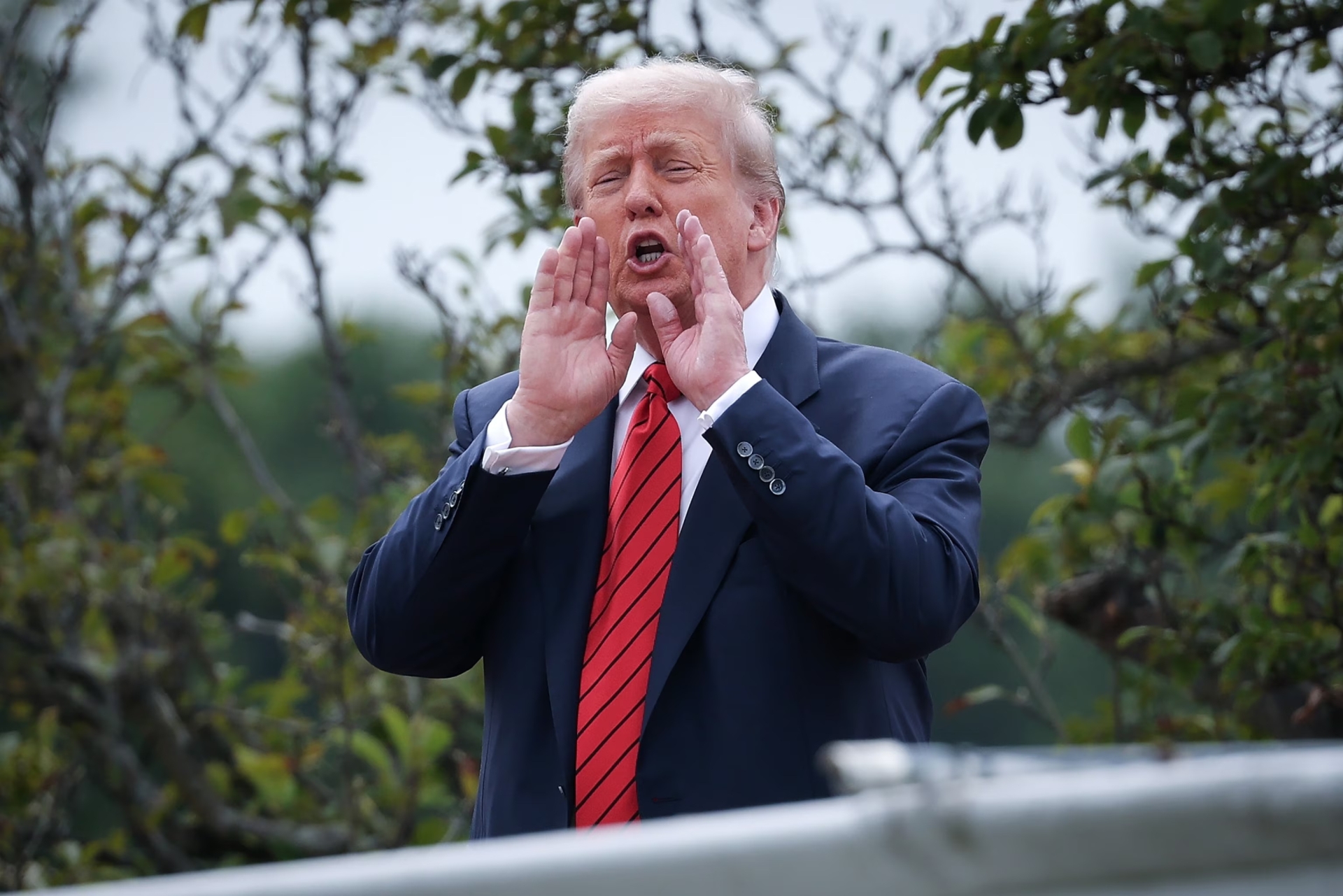 Migrantes no se reemplazan fácilmente, admite Trump sobre sector agrícola