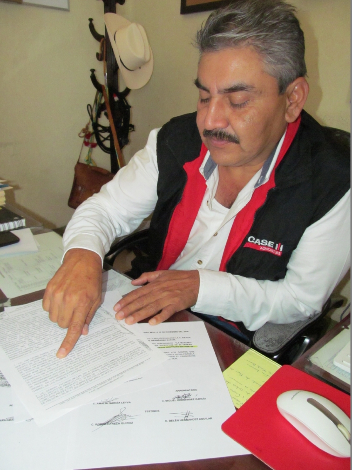 Se quejan ganaderos por retraso en “aretado”