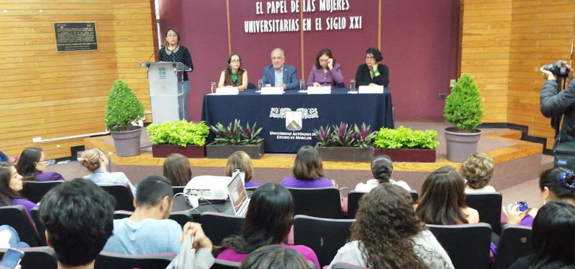 Efectúan jornada 'El papel de las mujeres universitarias en el siglo XXI', en la UAEM