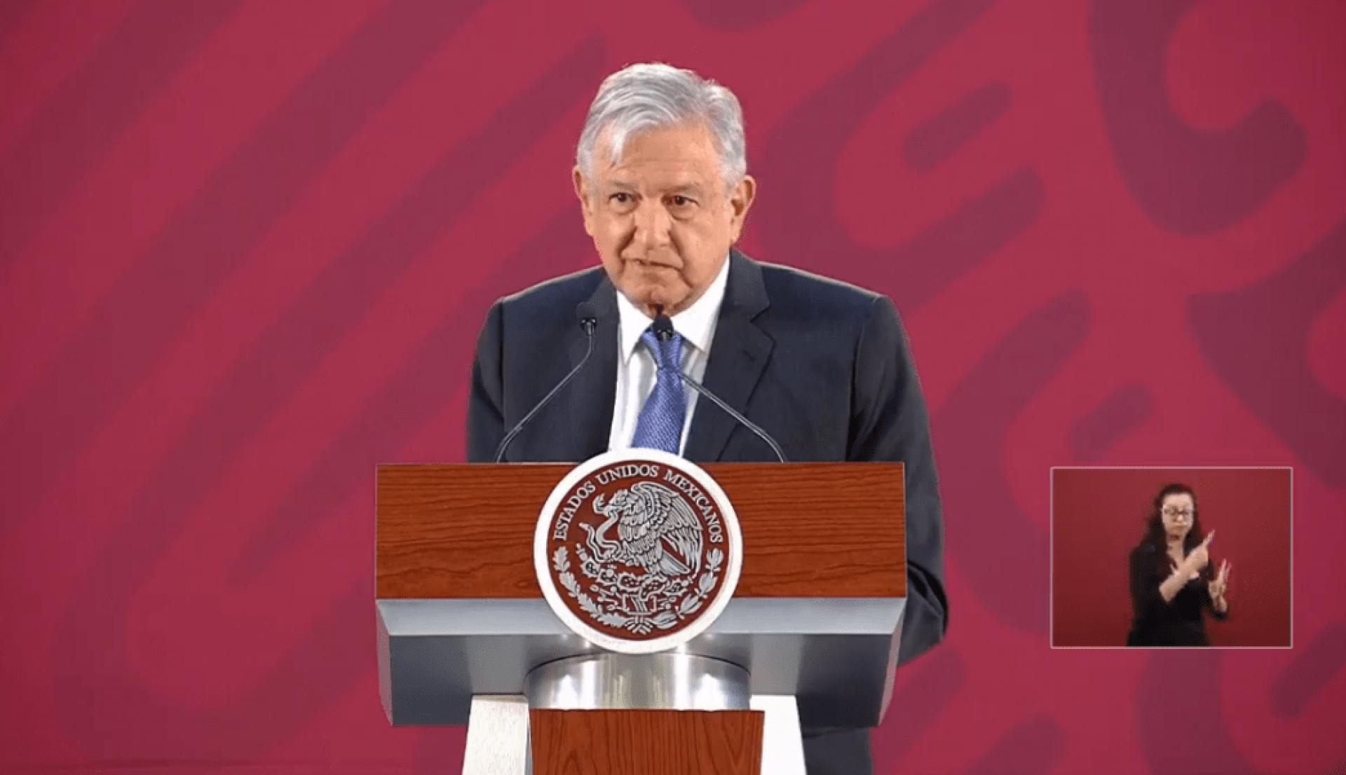 AMLO: A los maestros no los mueve el interés de manejar las plazas