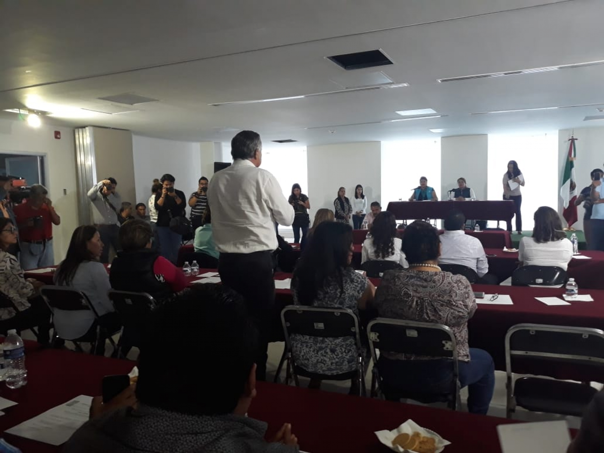 Reinicia junta previa para designar Mesa Directiva de LIV Legislatura