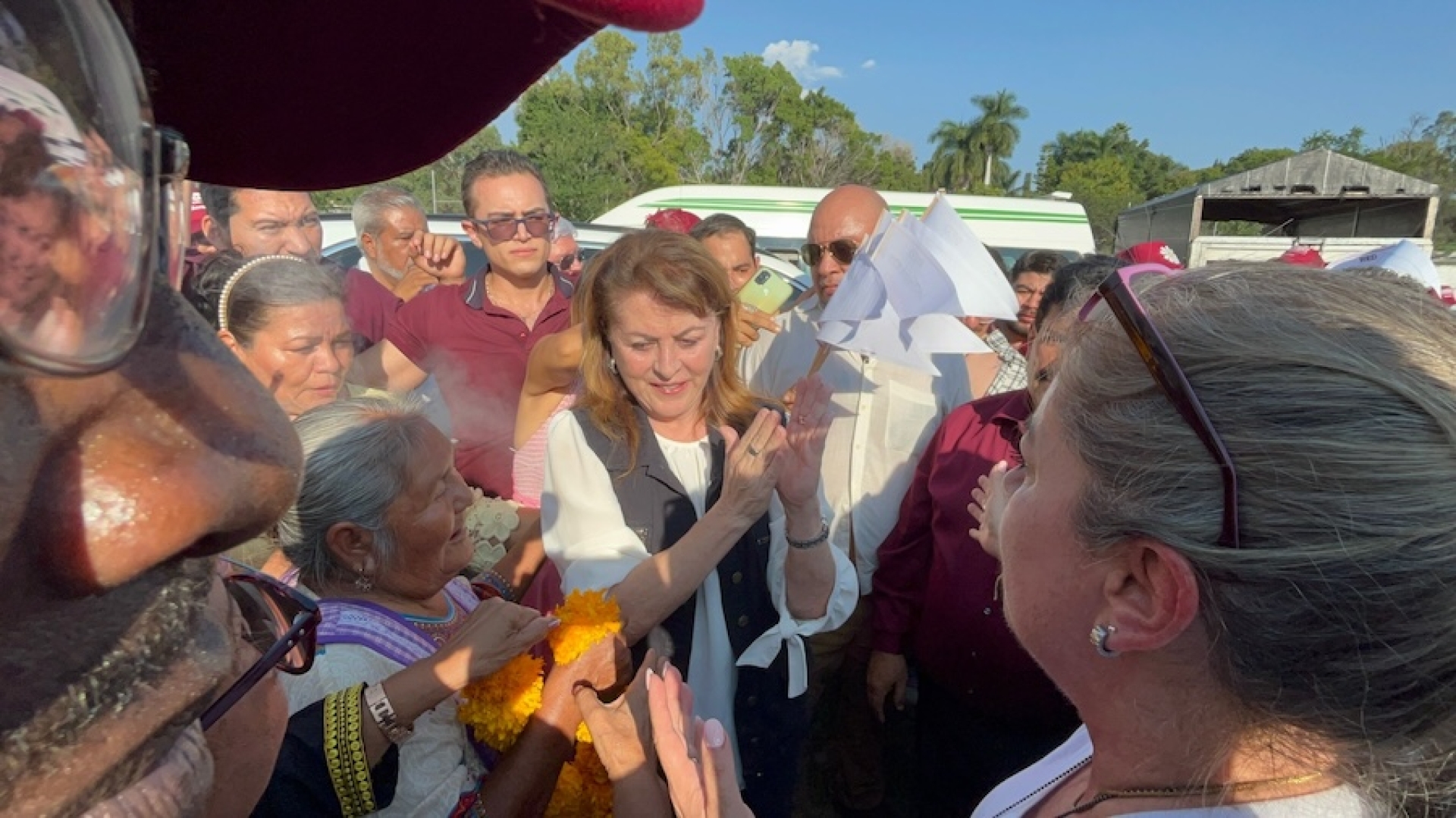 Llama Margarita González Saravia a construir un modelo de gobierno popular