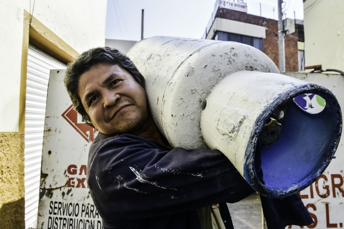 Las manos de Ángel, el chofer