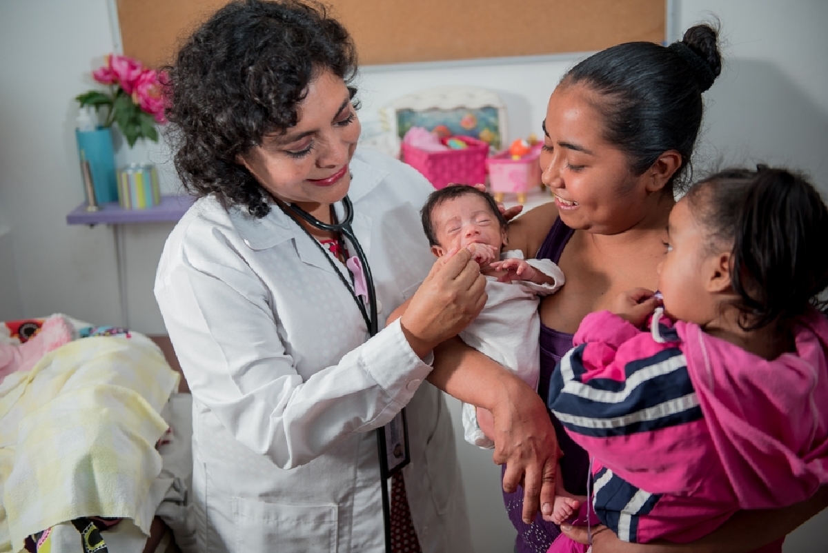 Buscan aplicar más de 130 mil vacunas en Semana de Salud