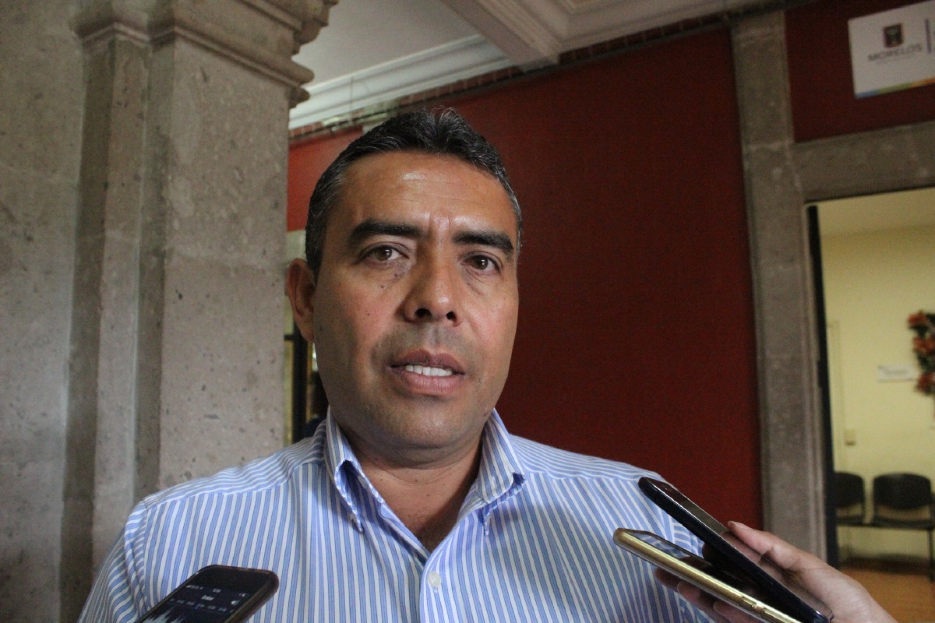 Proponen expedir casi dos mil concesiones de taxis y “rutas”