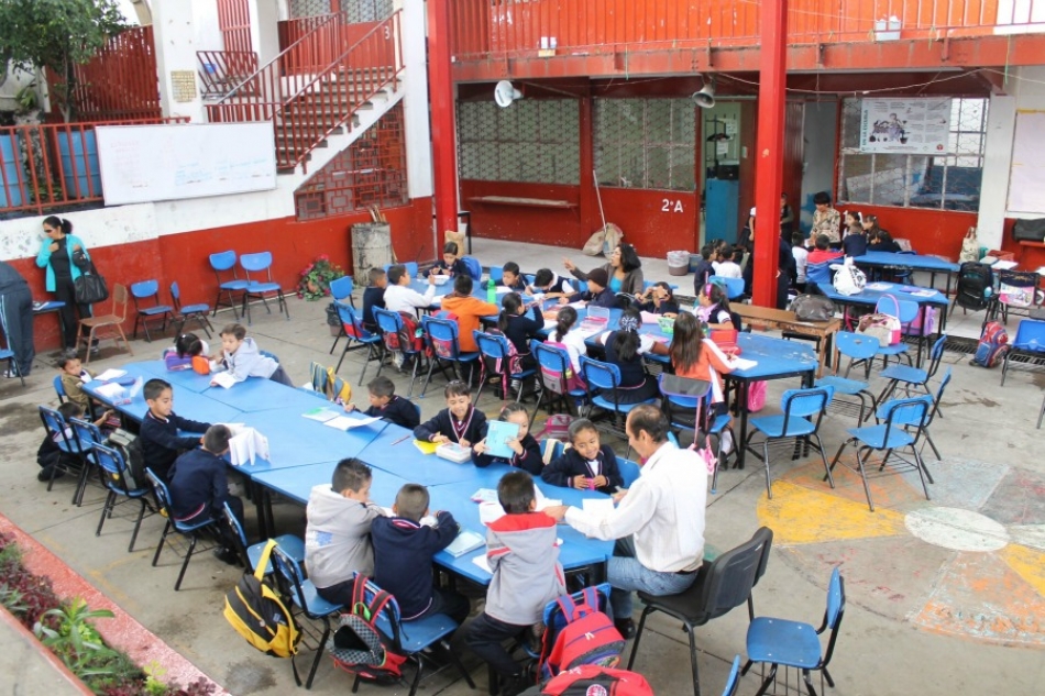Piden a padres de familia ayudar a prevenir brotes de pediculosis en escuelas