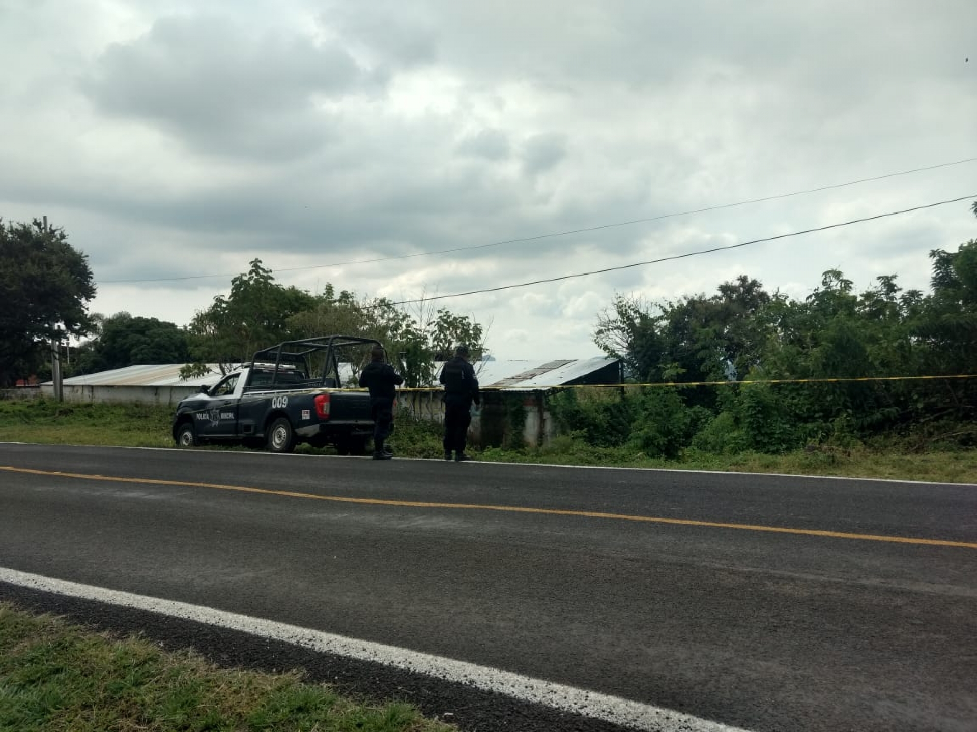 Encuentran el cadáver de un hombre en la carretera Cuernavaca-Tepoztlán