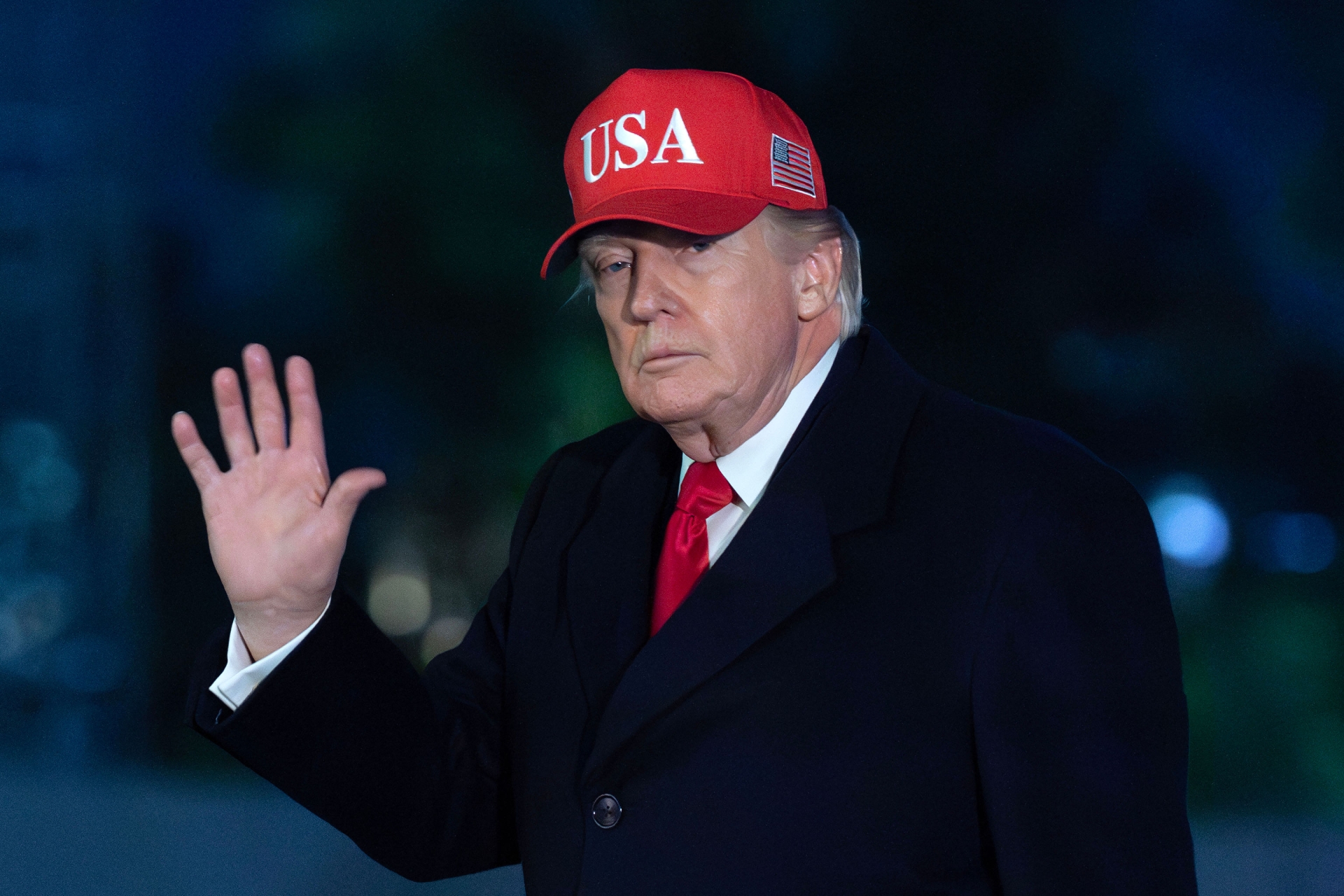 Trump amenaza con eliminar buques iraníes que desafíen bloqueo en Ormuz