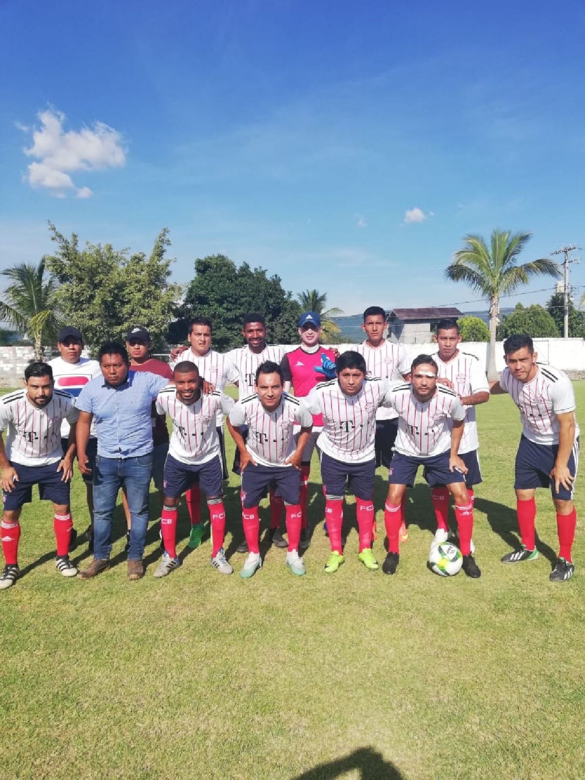 Mineros saca tres puntos de oro