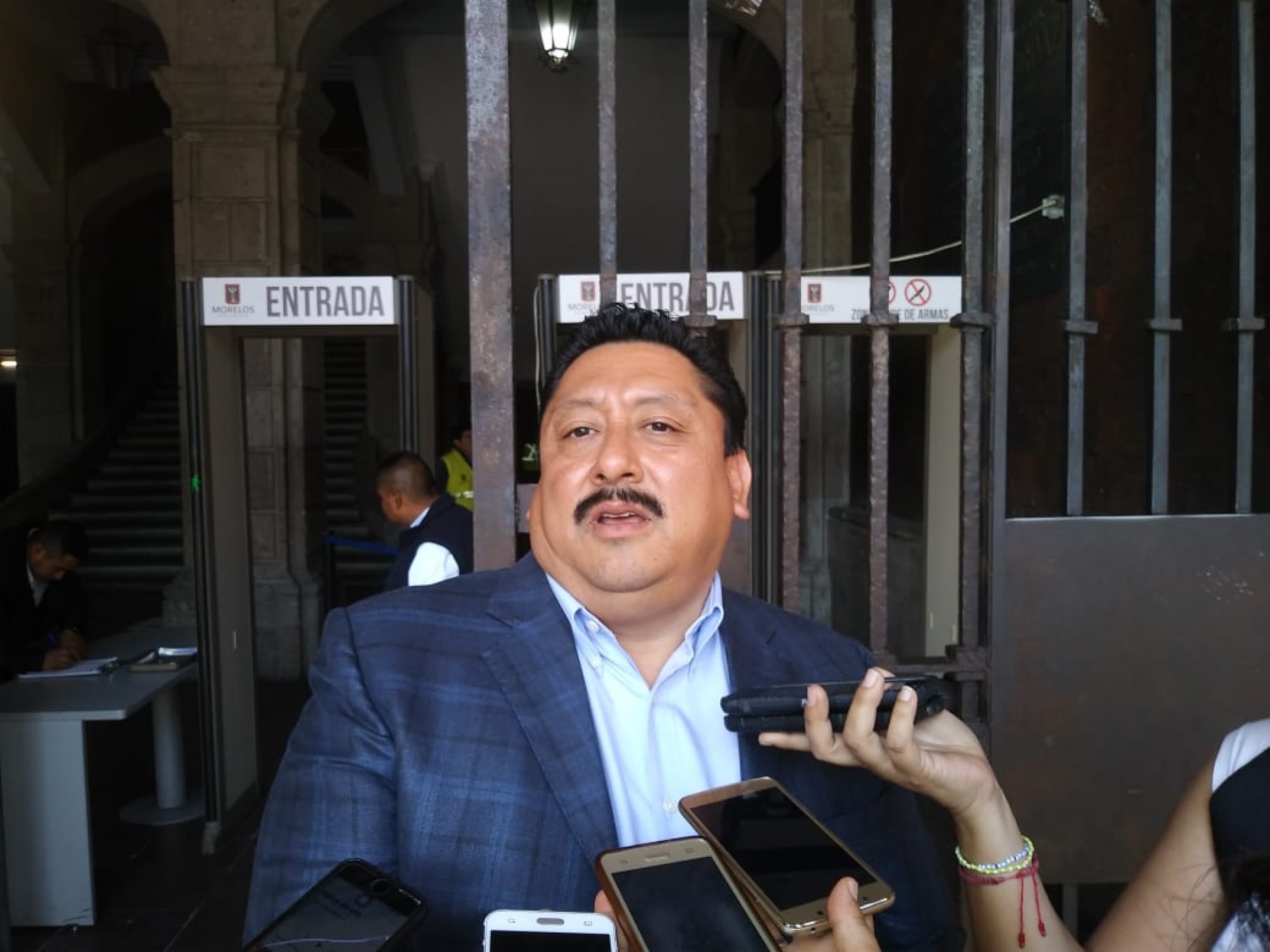 Indica fiscal general que se dará prioridad a incremento de salarios a trabajadores