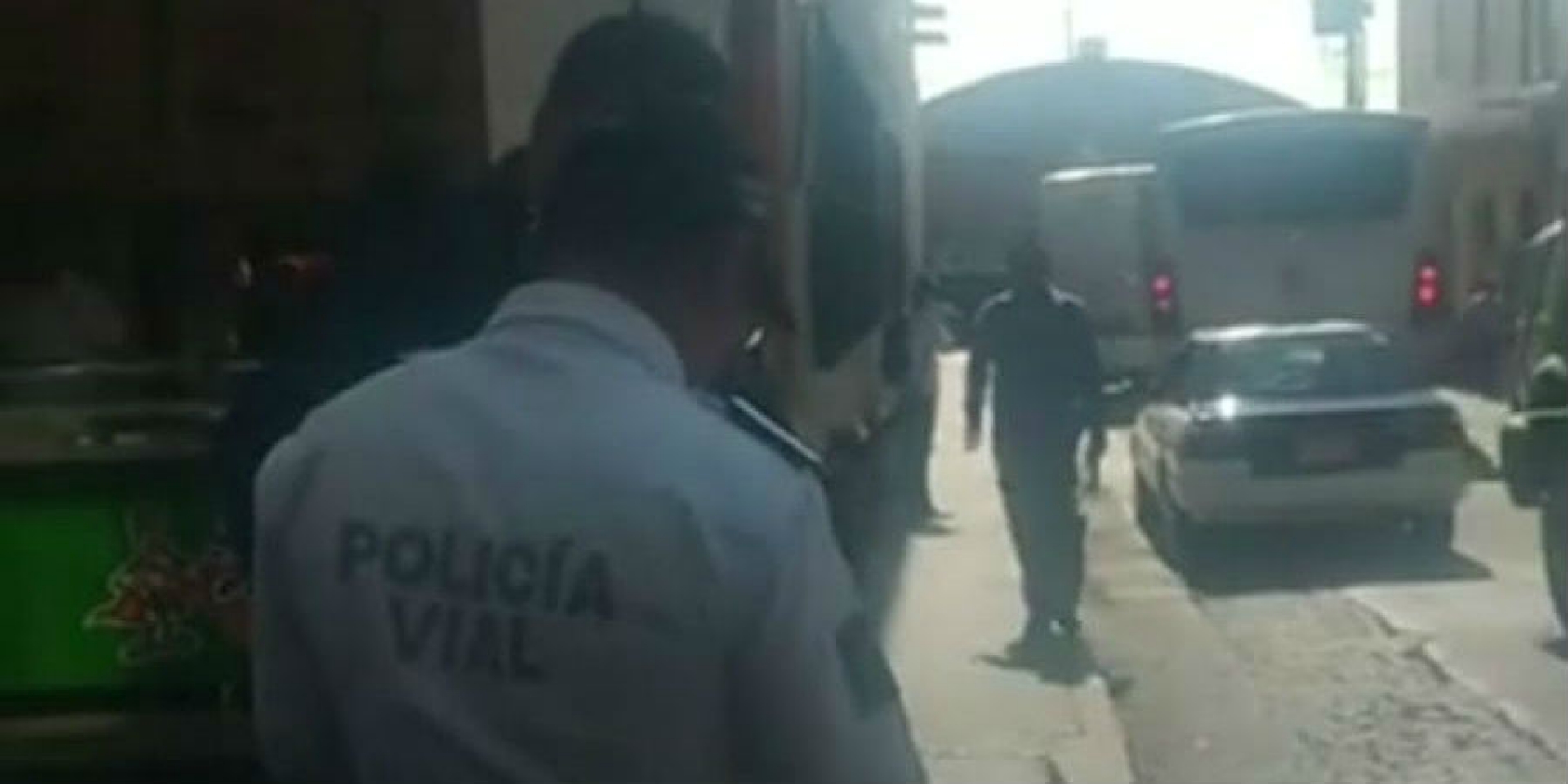 Ruta atropella a policía en el centro de Cuernavaca