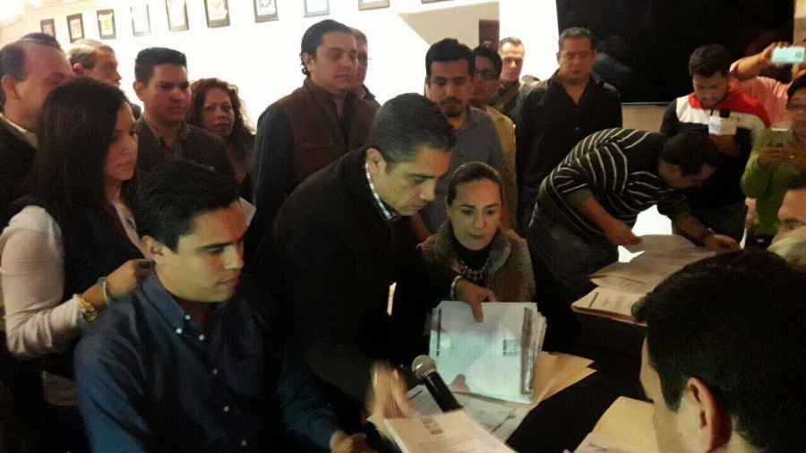 PAN y MC registran convenio de coalición ante el Impepac