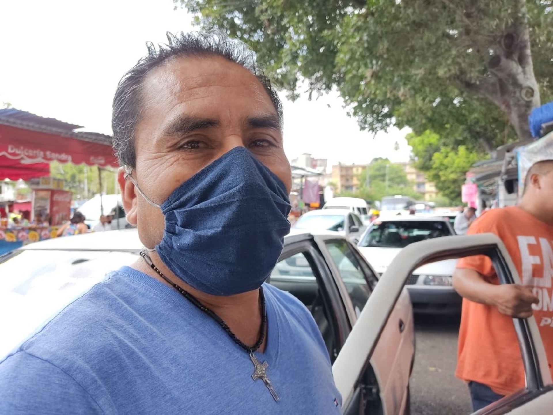 Por la pandemia, taxista se endeudó