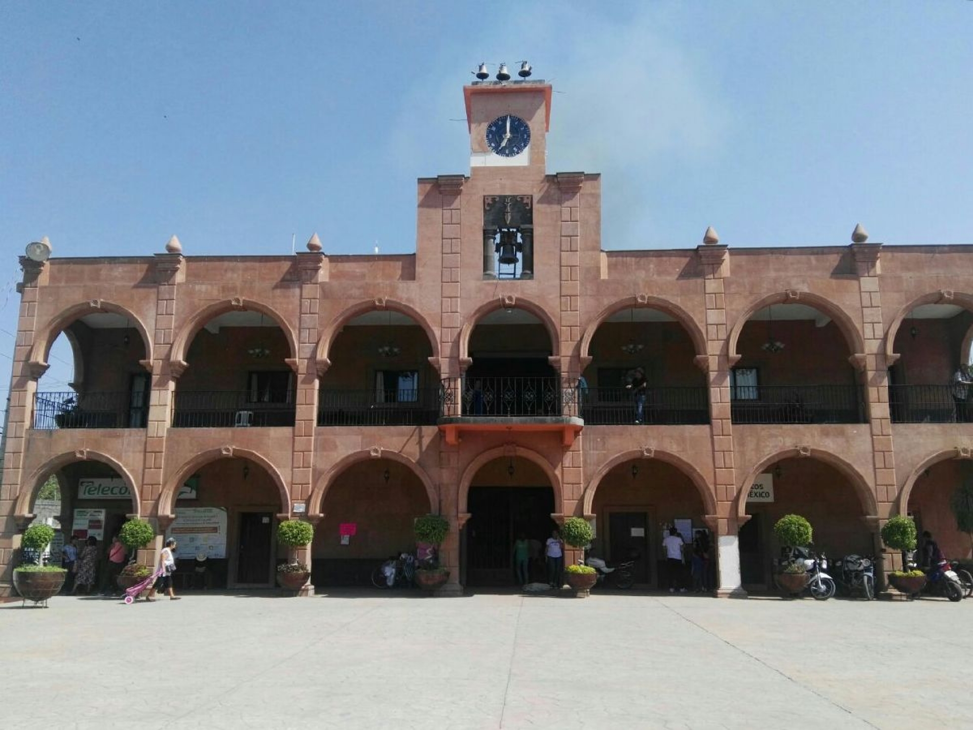 Continúa la demolición de viviendas afectadas por el sismo en Miacatlán