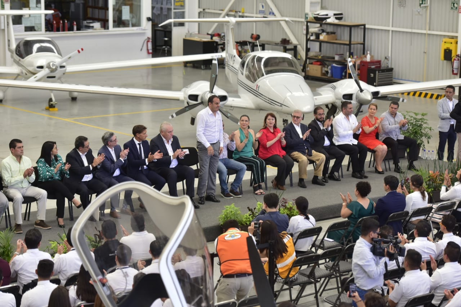 Preside gobernador ceremonia del primer vuelo de 'Airbus Pilot Cadet Training Programme'