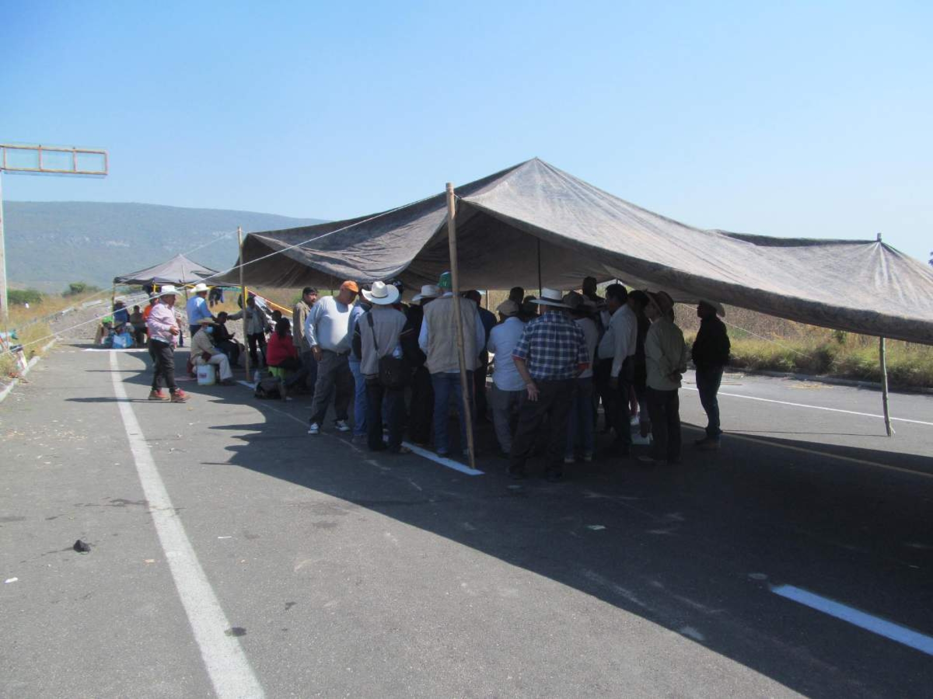 Decreto expropiatorio resolvería bloqueo de la autopista