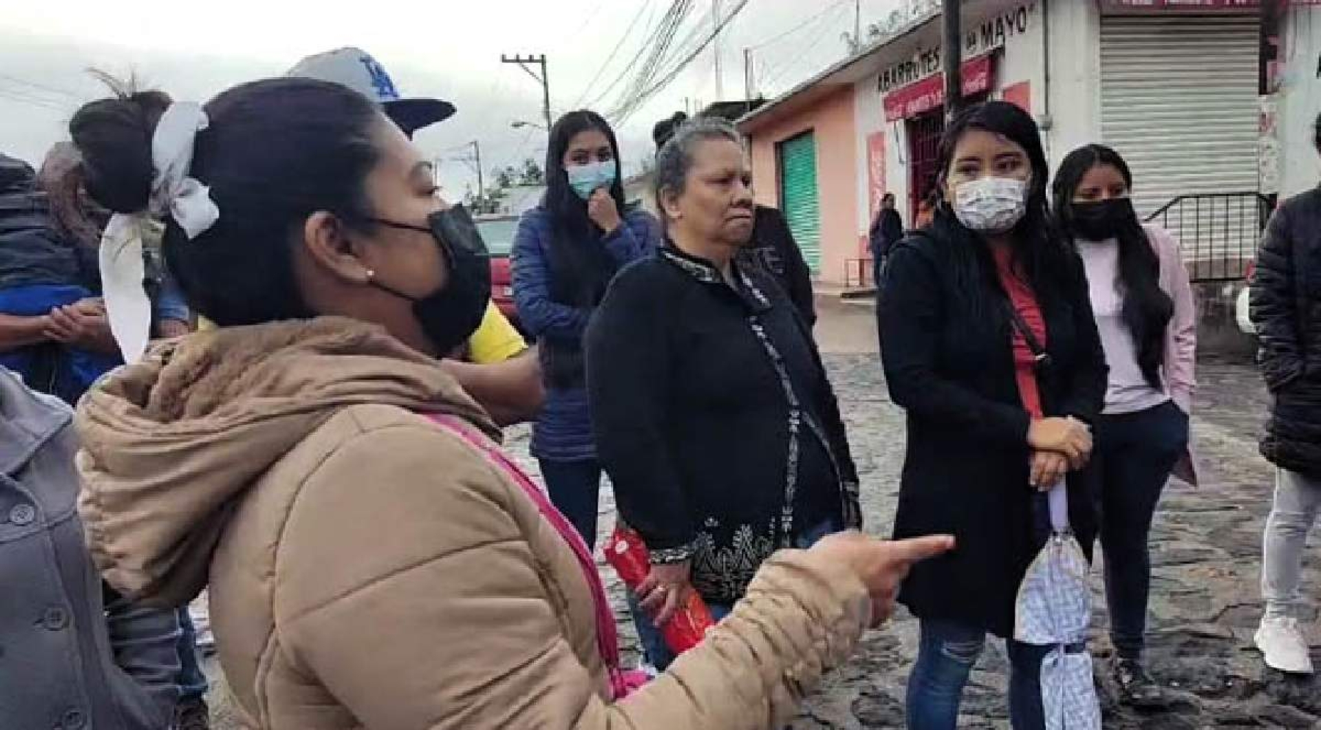 Se manifiestan padres de primaria de Atlatlahucan por acoso