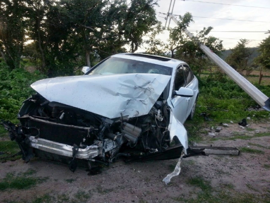 Dos automovilistas ebrios resultaron lesionados