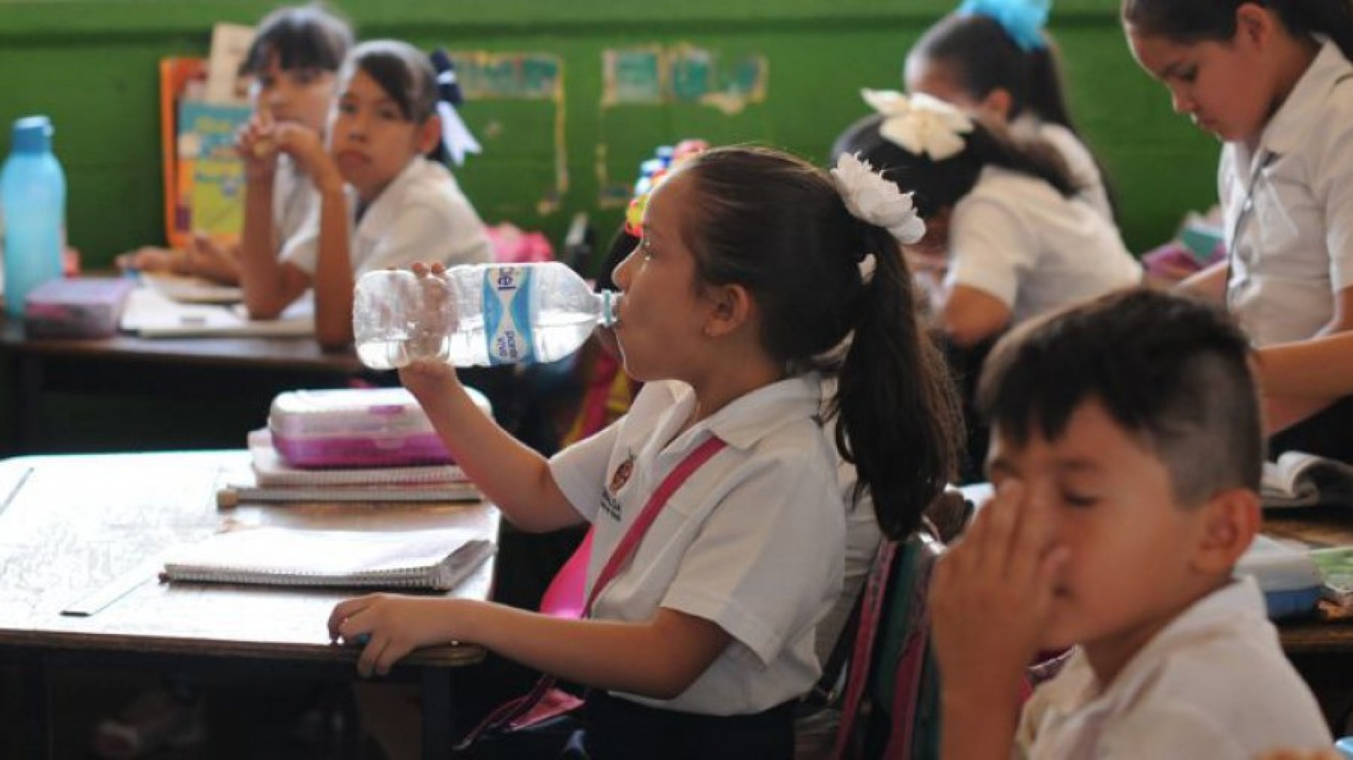 Pide el SNTE a escuelas tomar previsiones ante la ola de calor