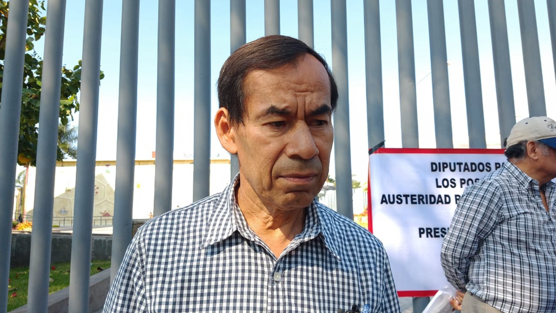 Reitera MMB llamado a legisladores para que reactiven ley para erradicar cuotas escolares