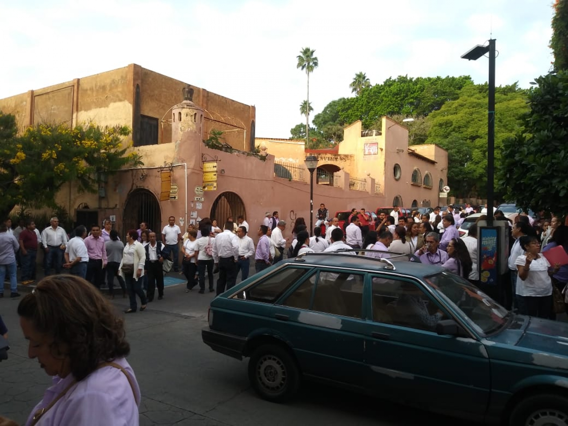 Comienza concentración en el zócalo capitalino