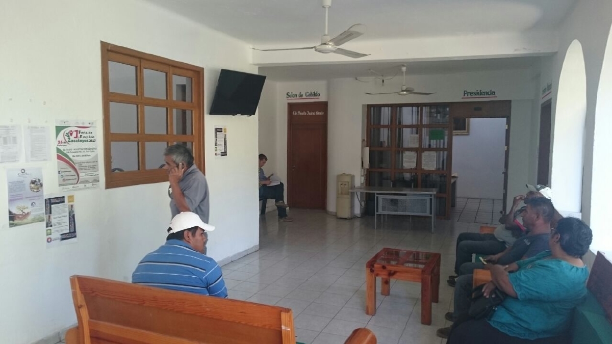 Por falta de pago cortaron la luz en la alcaldía de Zacatepec
