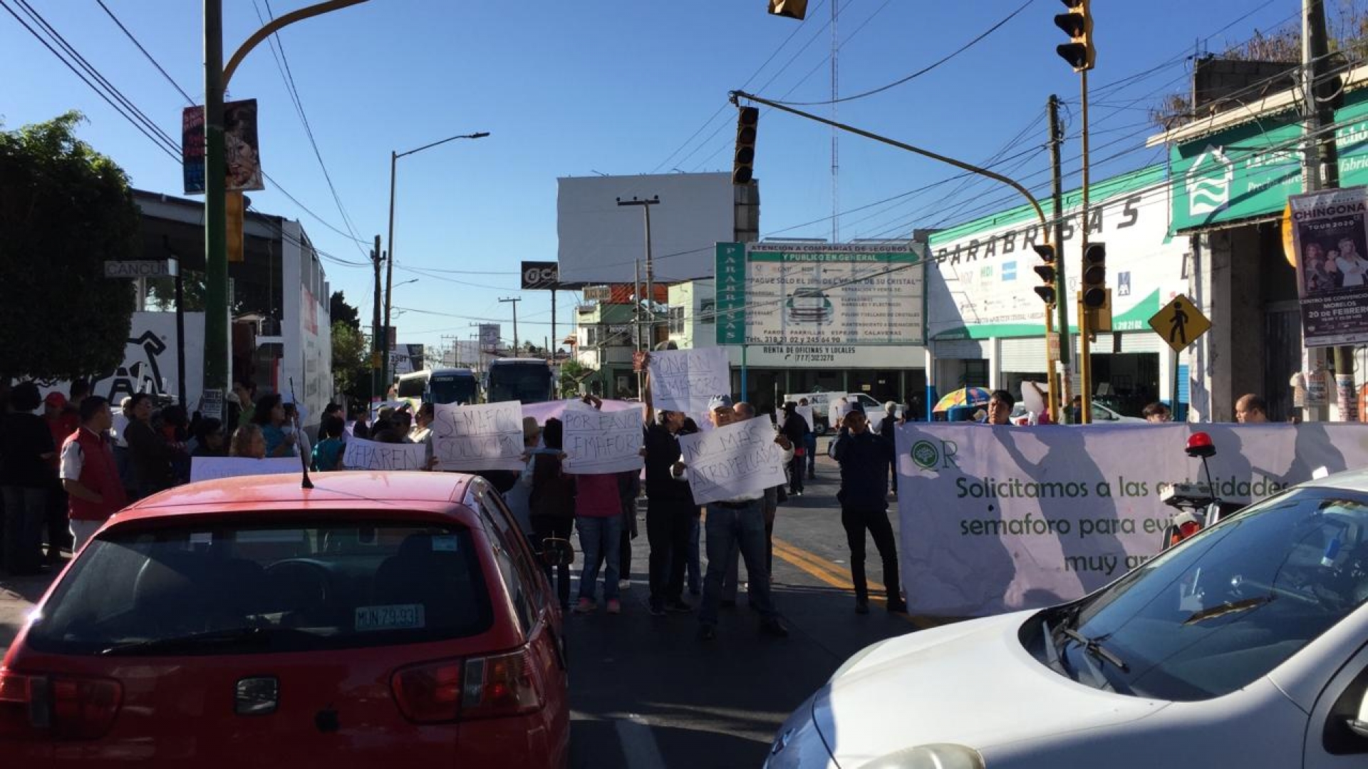 Protestan vecinos de la colonia Quintana Roo; bloquearon avenida Morelos