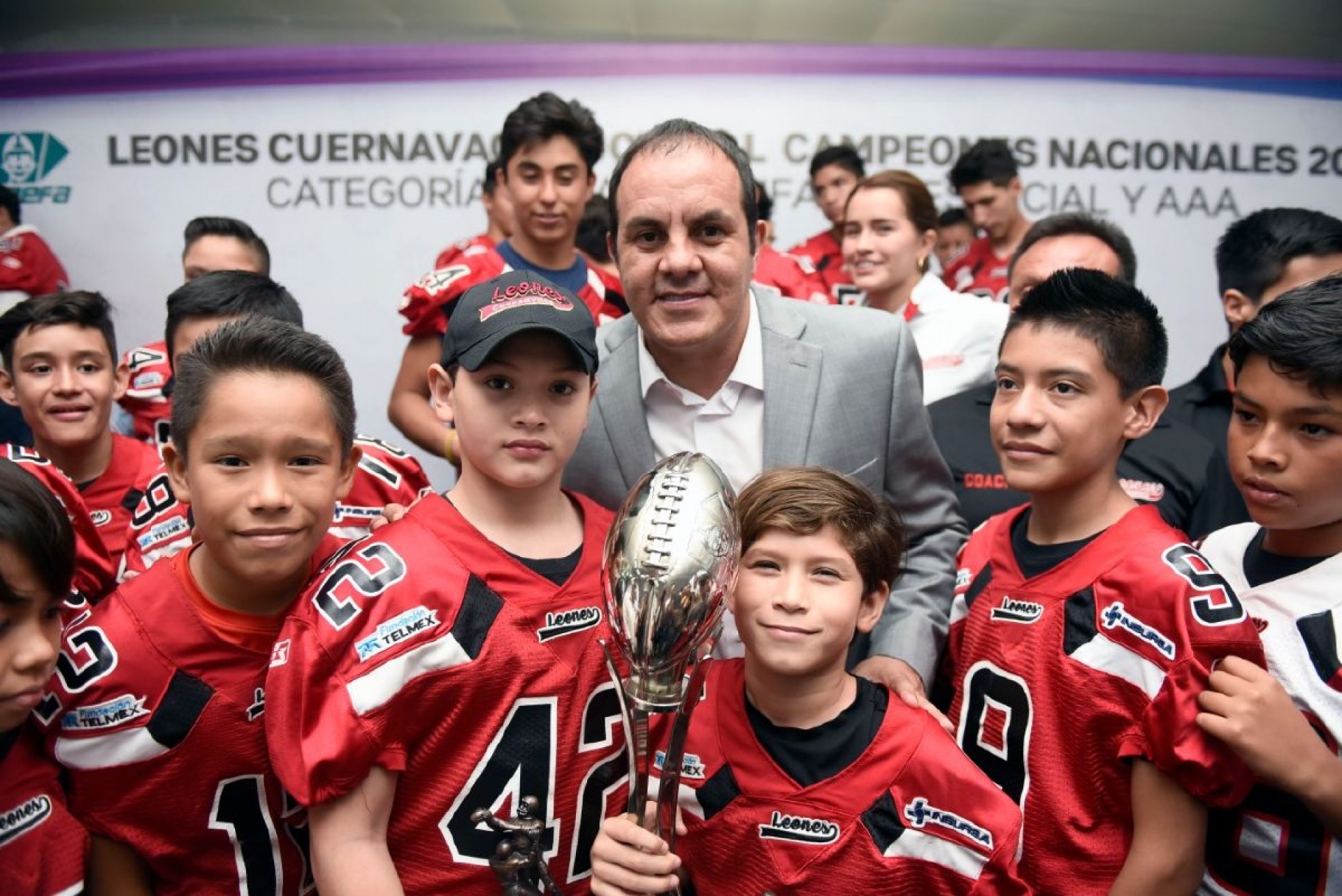 En equipo podemos lograr grandes cosas: Cuauhtémoc Blanco