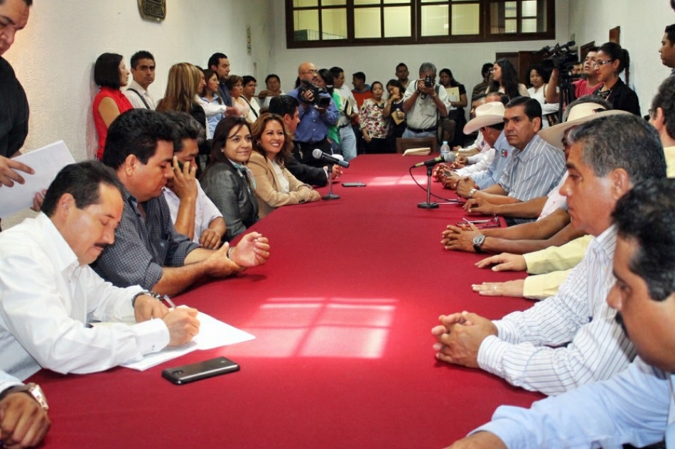 Dieciséis alcaldes buscan rescate financiero
