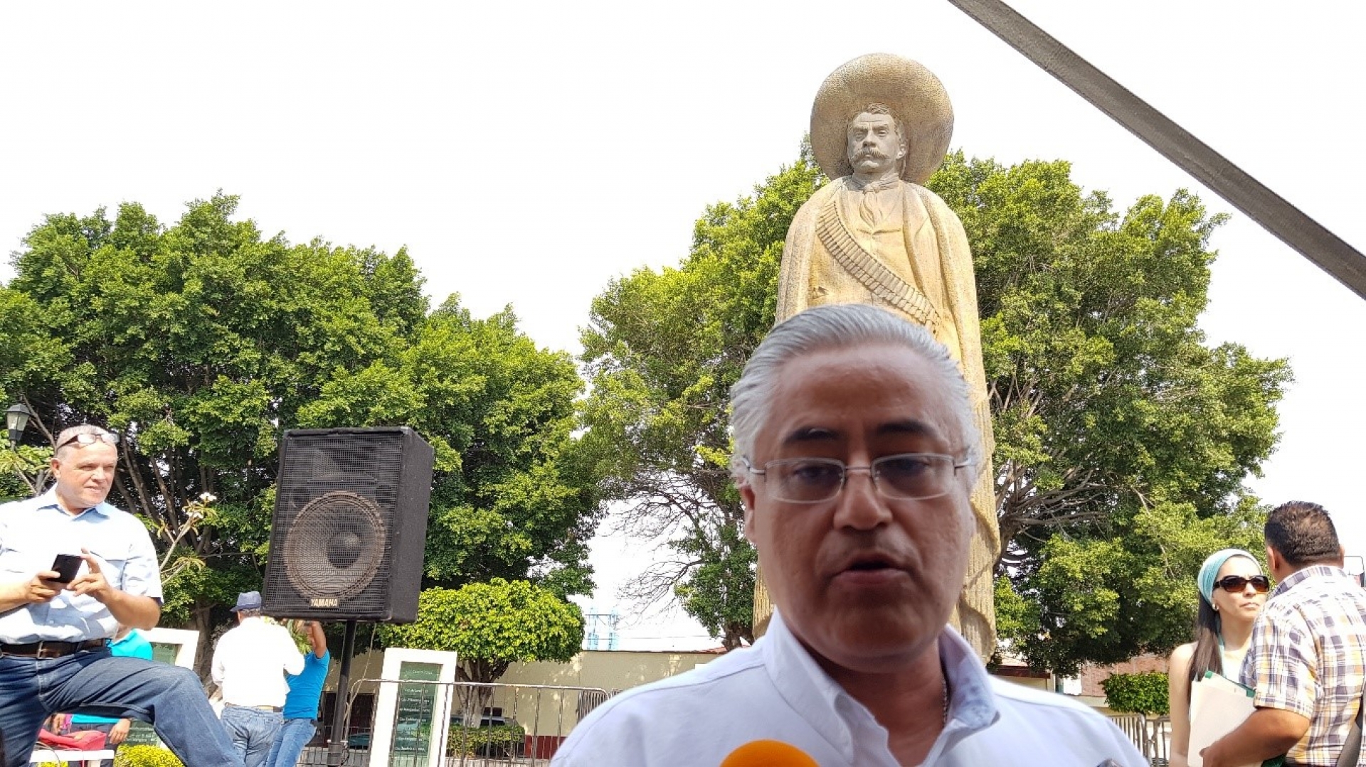 Inicia campaña Alejandro Vera en la plaza Revolución del Sur