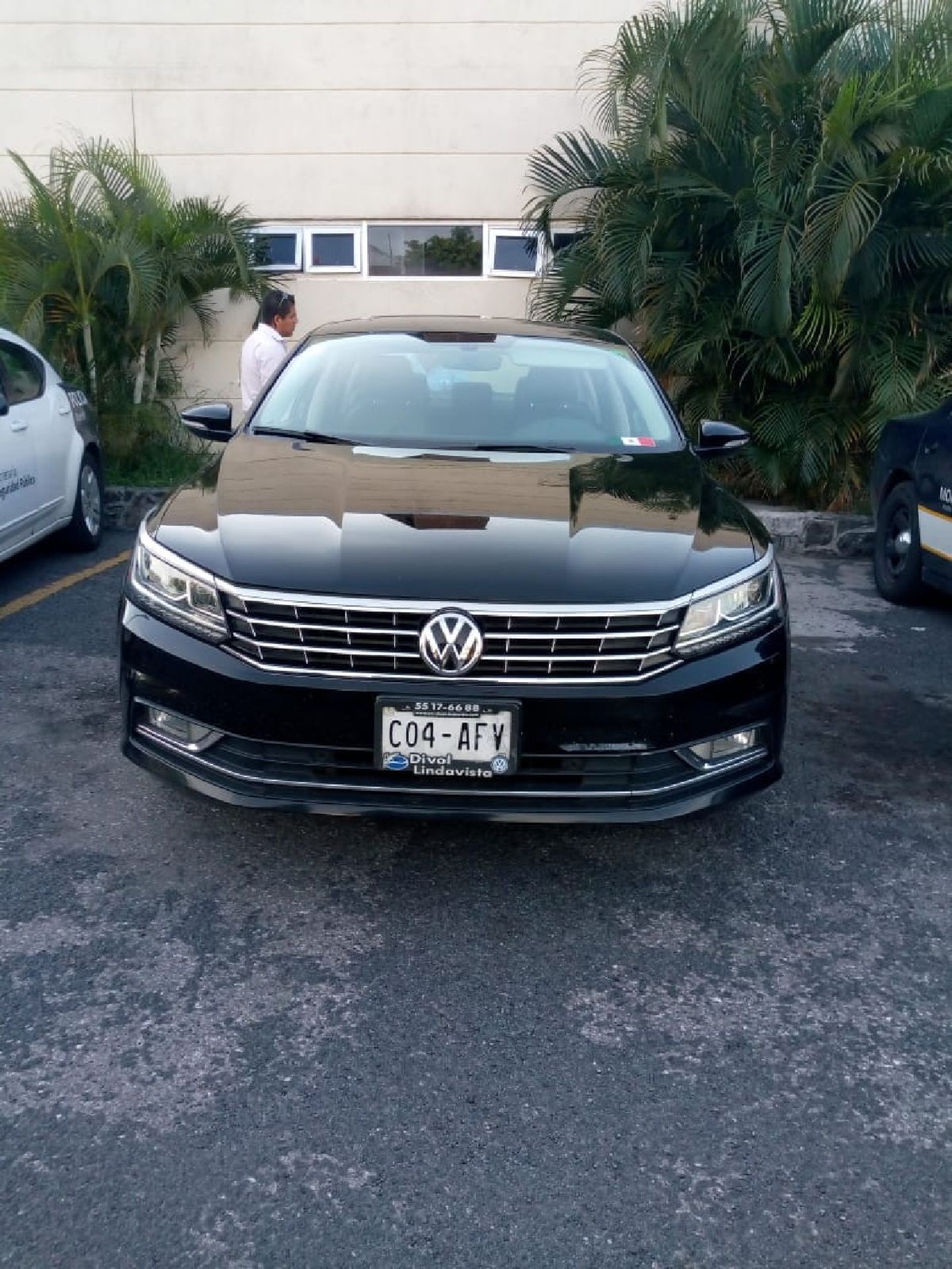 Roban auto a diputado federal en Cuernavaca