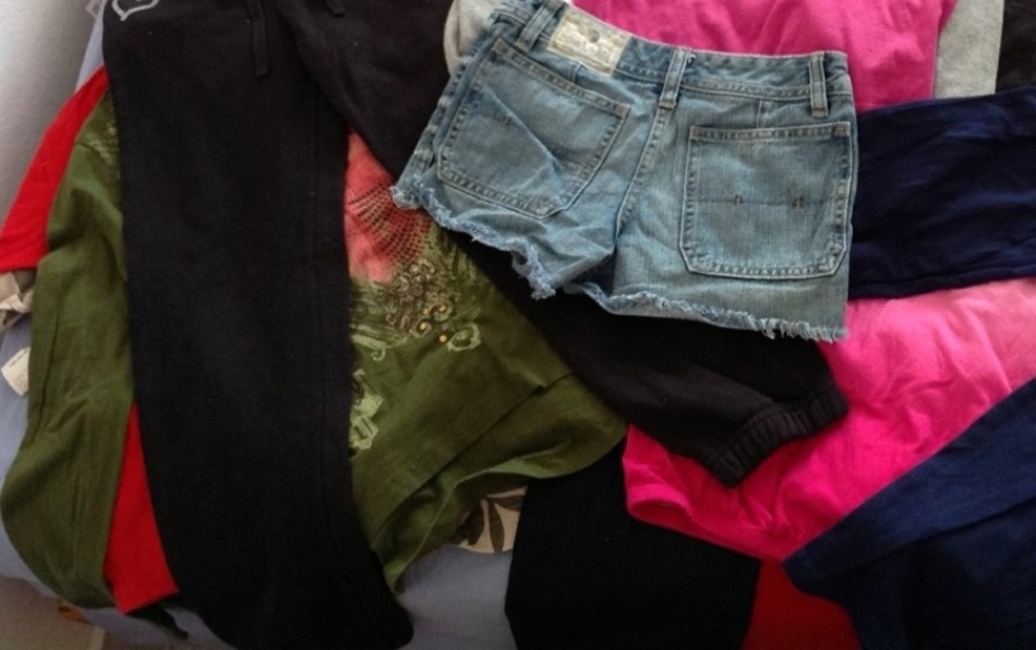 Se quejan empresarios por la importación de ropa