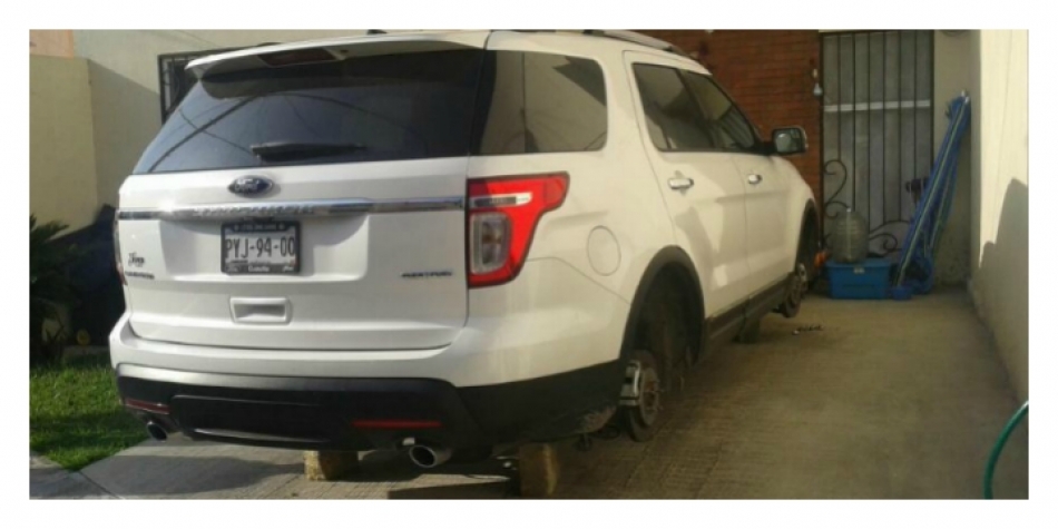 Roban llantas a camioneta de alcalde electo en Cuautla