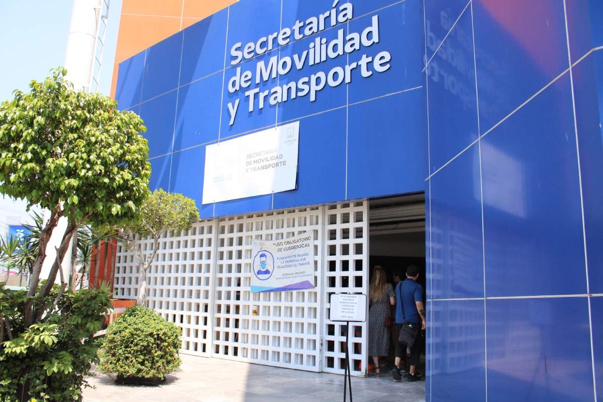 Suspendido, trámite de placas y tarjetas para circular