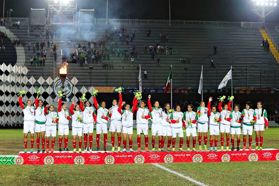 Tri femenil hace historia en JCC