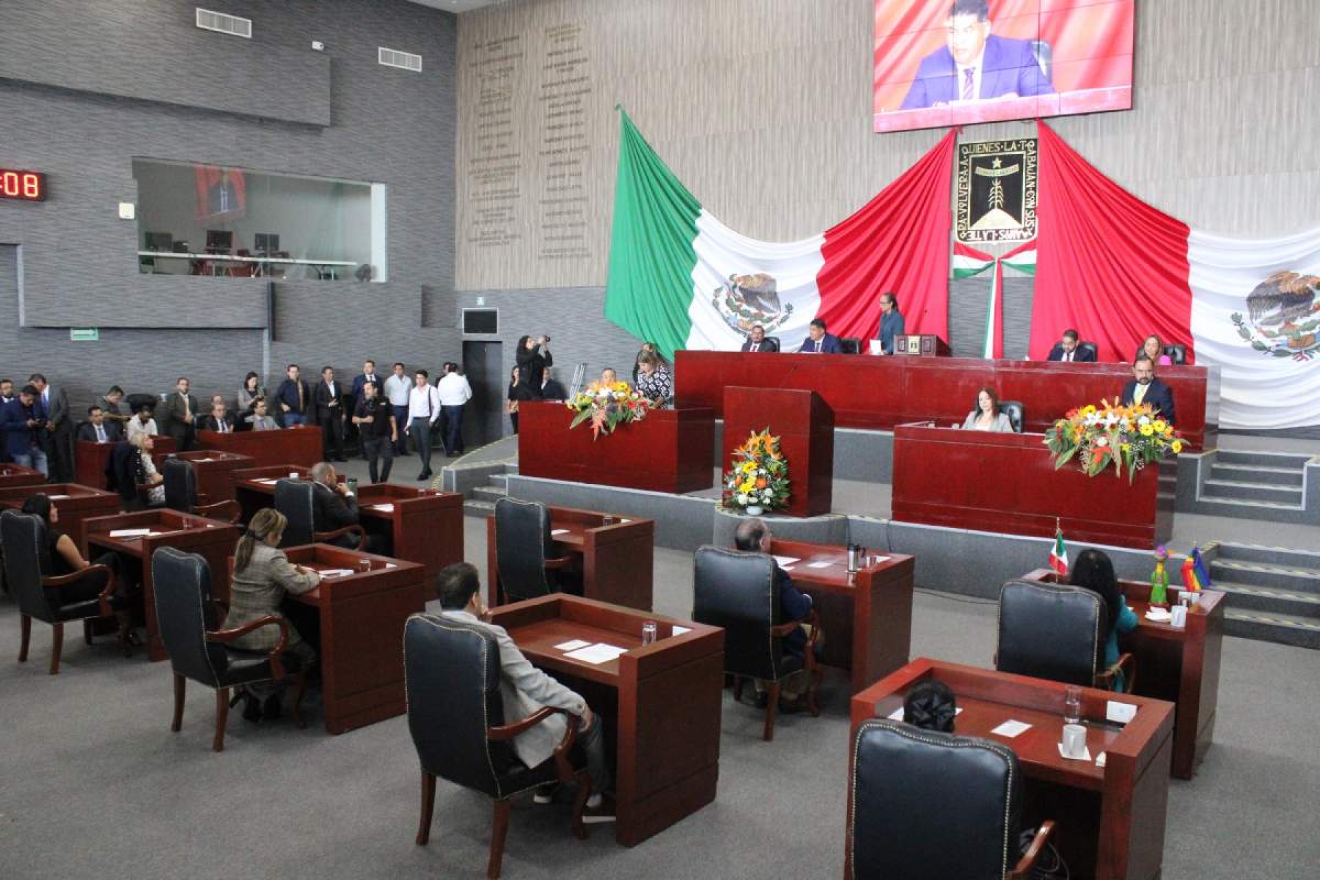 De nuevo, silencian a bancadas en acto en Congreso