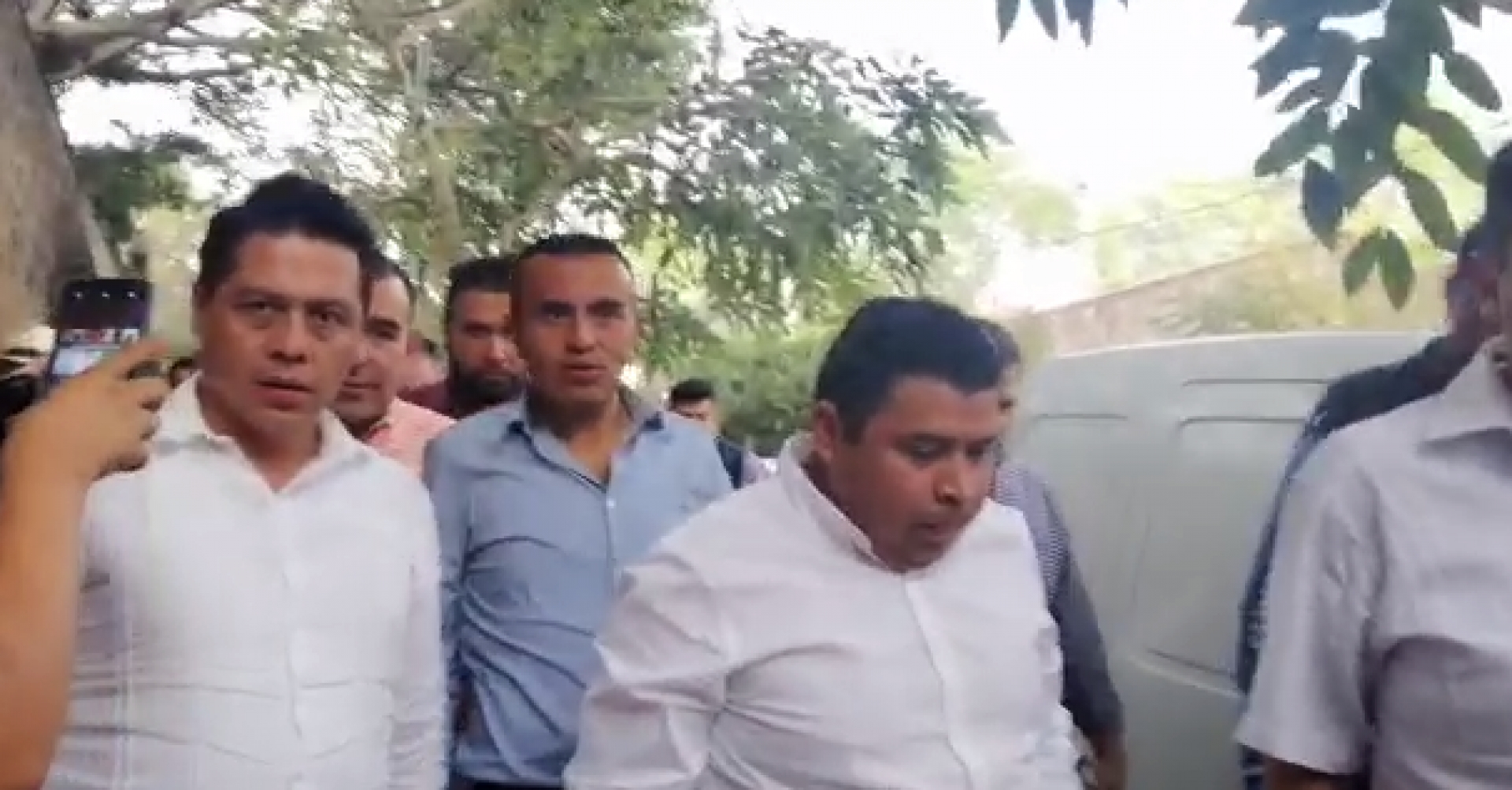 Se reúnen alcaldes de Morelos con el gobernador en la residencia oficial