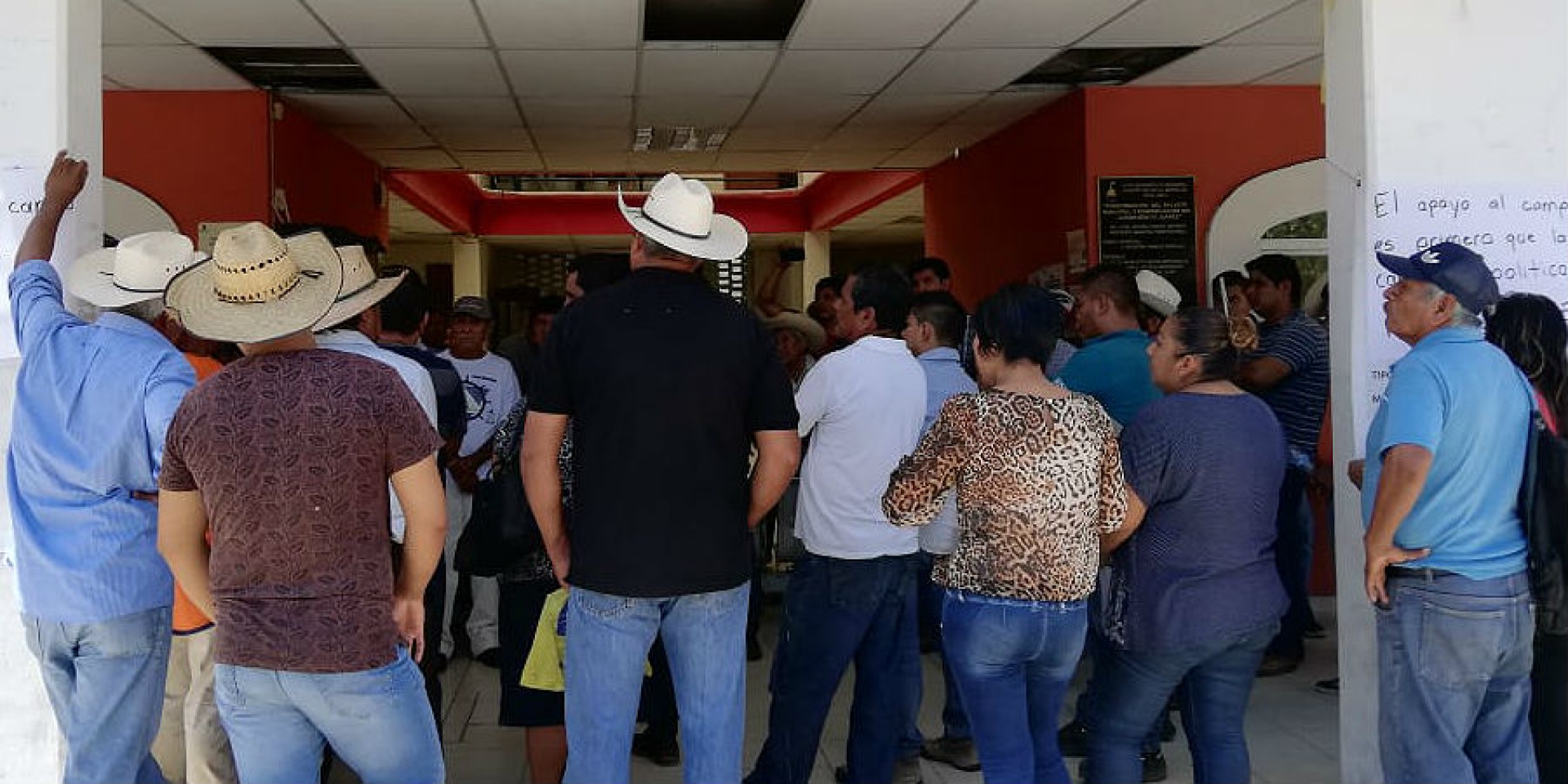 Tomaron agricultores de Xoxocotla y San José Vista Hermosa la alcaldía de Puente de Ixtla