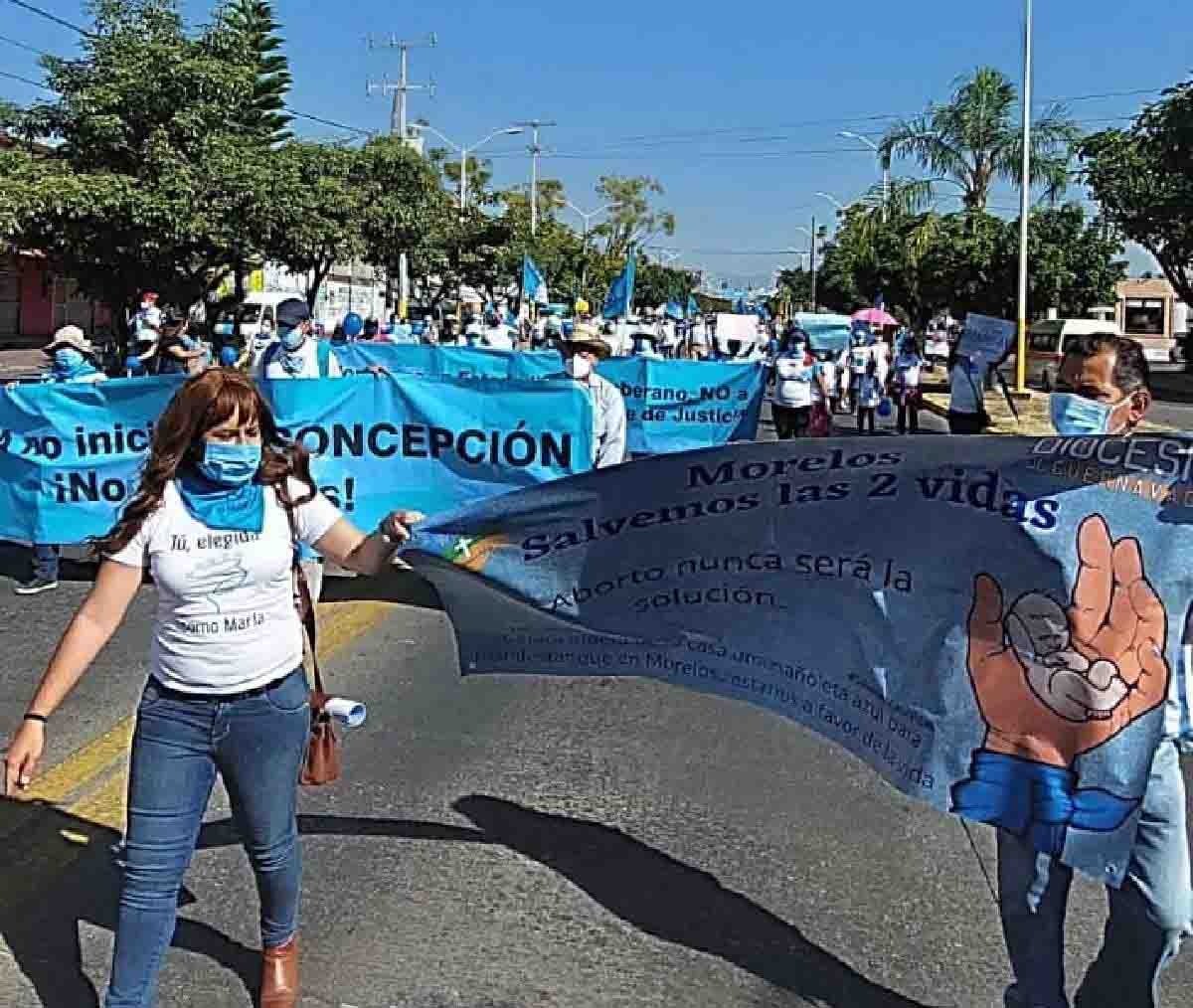 Marchan en contra de la legalización del aborto en Cuautla
